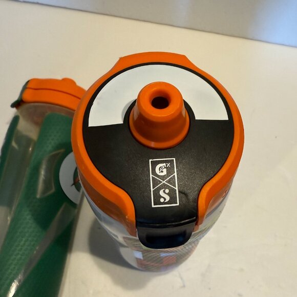 Lot of 2 Gatorade Gx Squeeze Bottle 30 Oz Multi Limited Edition Graphic Gym - Picture 4 of 9